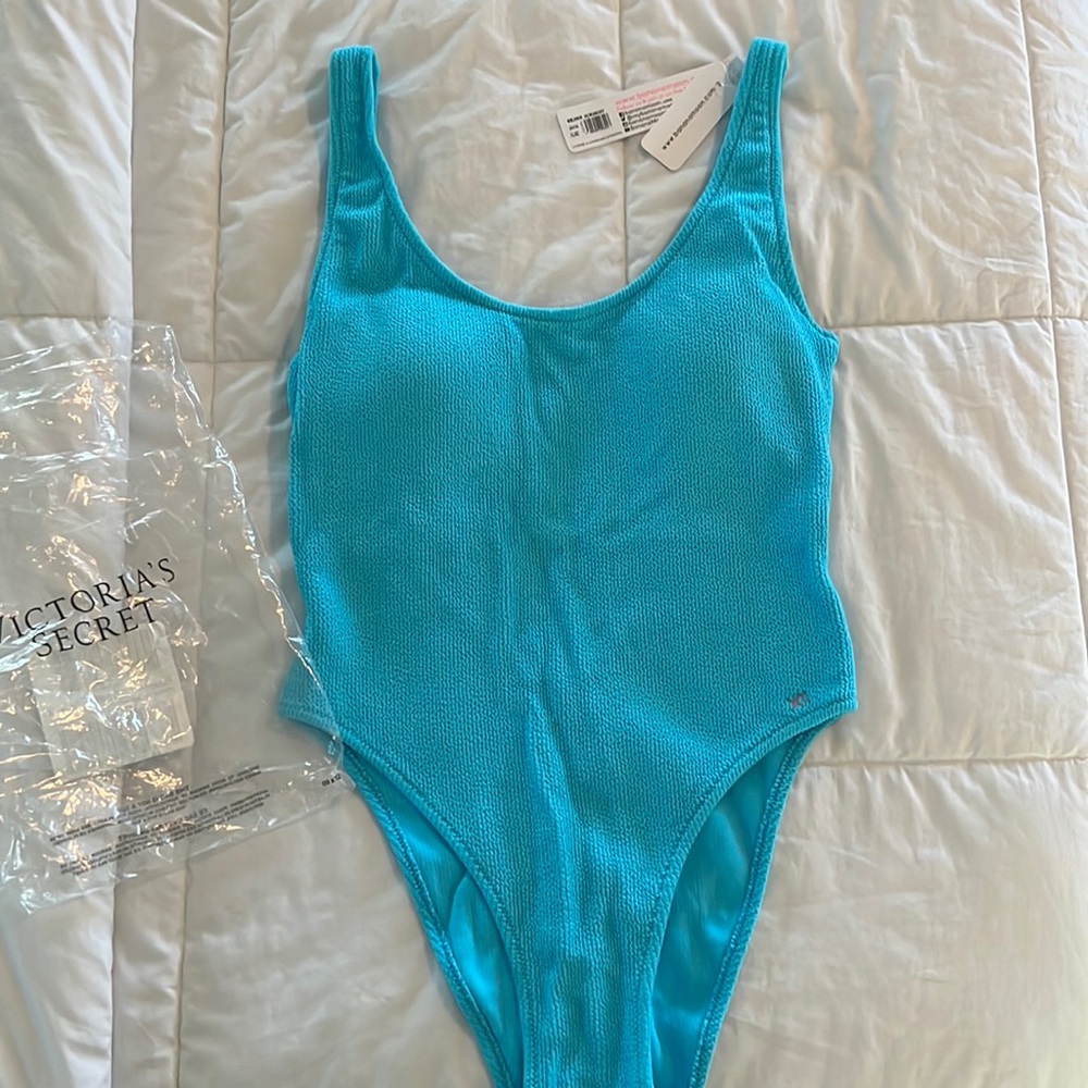Victoria’s Secret / Banana Moon scrunchy Belmar Swimsuit